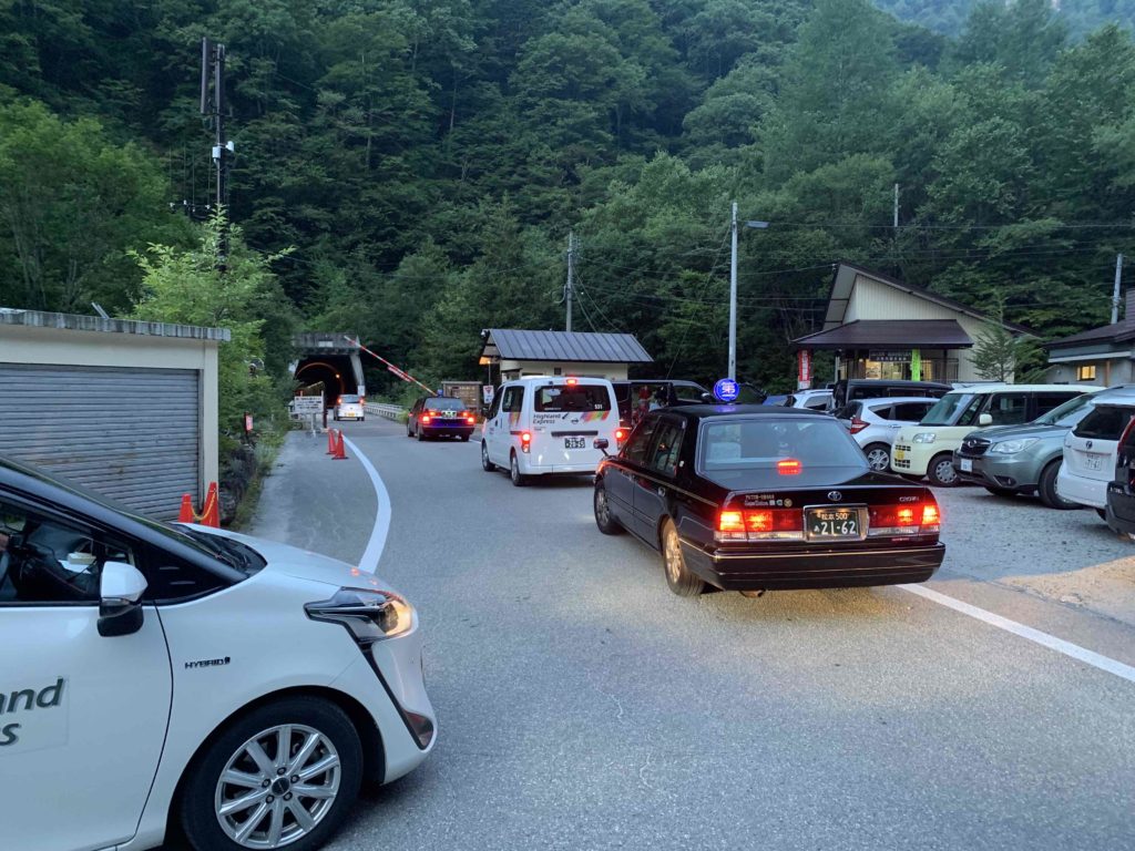 七倉山荘前での特定タクシー