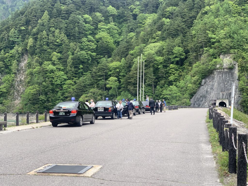 高瀬ダム堰堤天端タクシーのりば